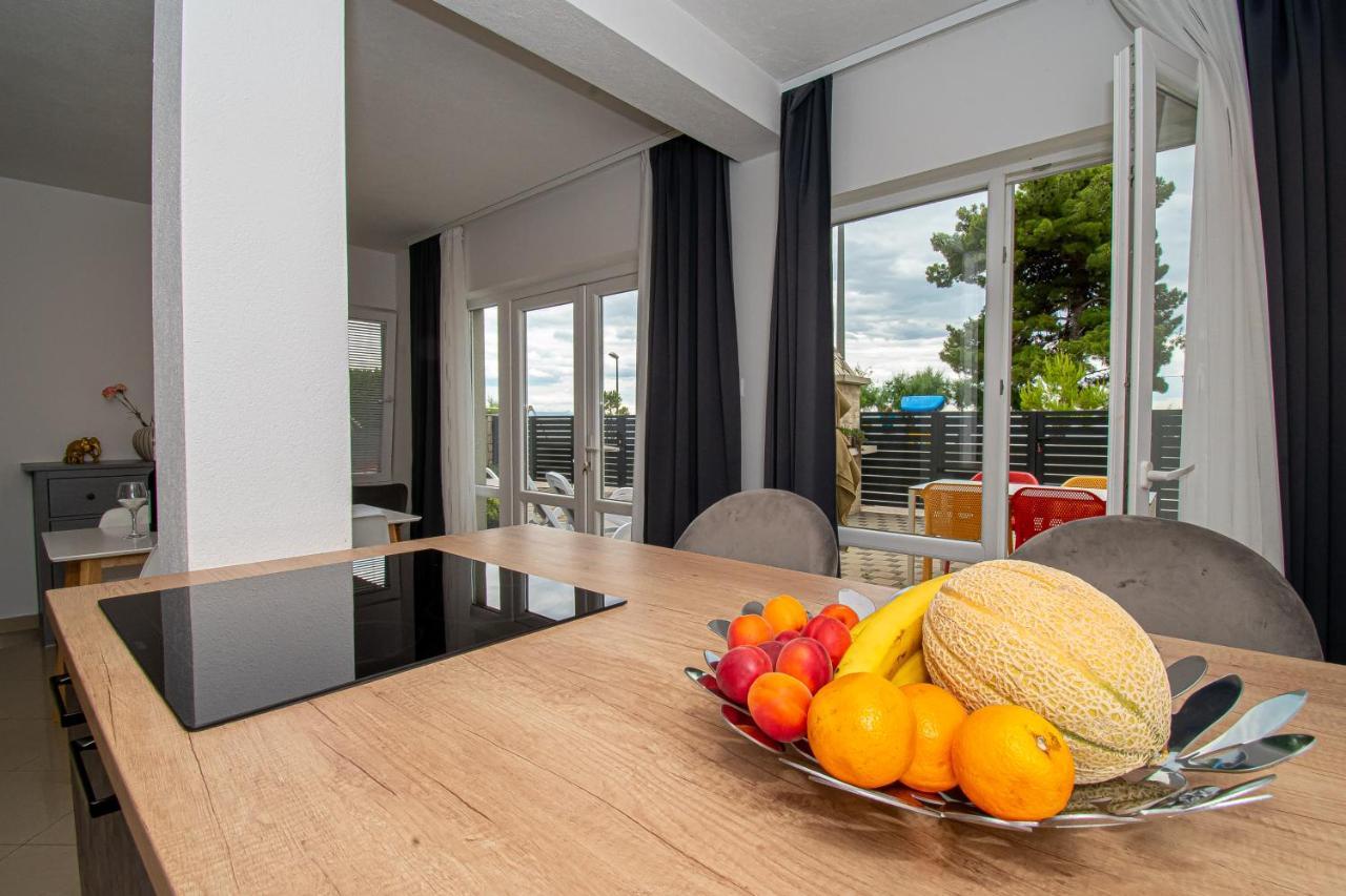 Beachfront Apartments Gabine Kaštela Exterior foto