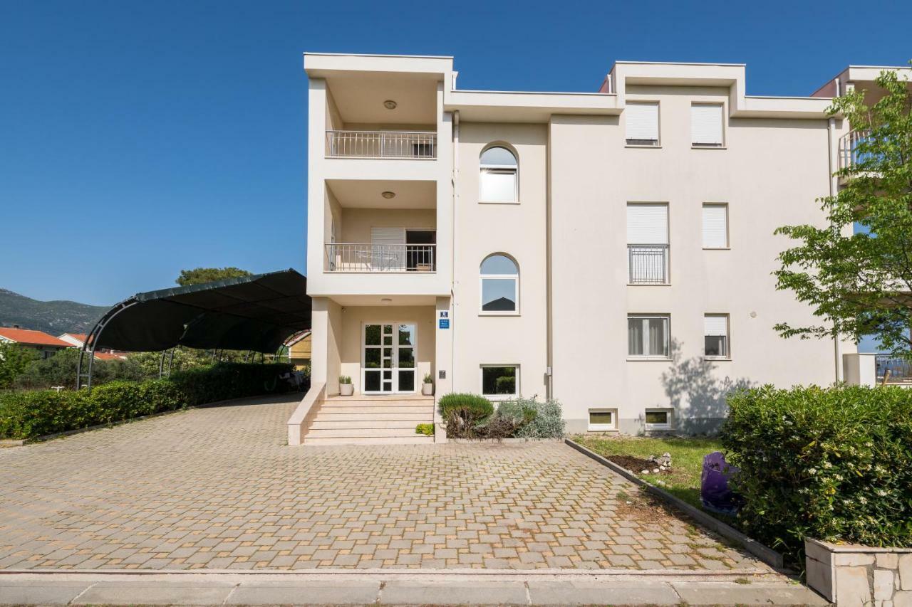 Beachfront Apartments Gabine Kaštela Exterior foto